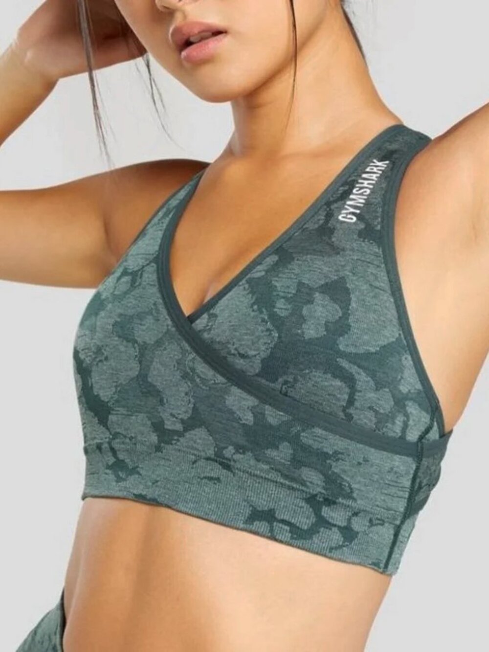Gymshark ADAPT CAMO SEAMLESS SPORTS BRA Dark Green size XS